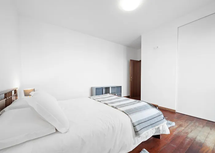 Seaview House Канису