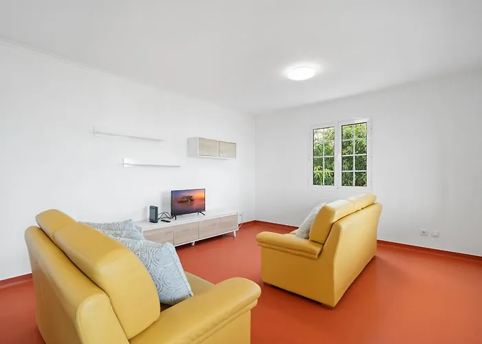 Seaview House Канису