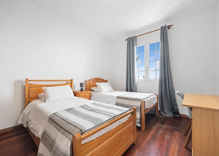 Seaview House Канису